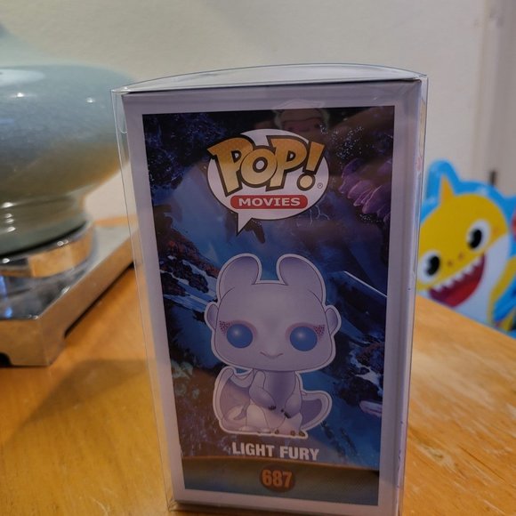 How to Train Your Dragon The Hidden World Light Fury Glitter Funko Shop Excl Pop - Picture 4 of 7